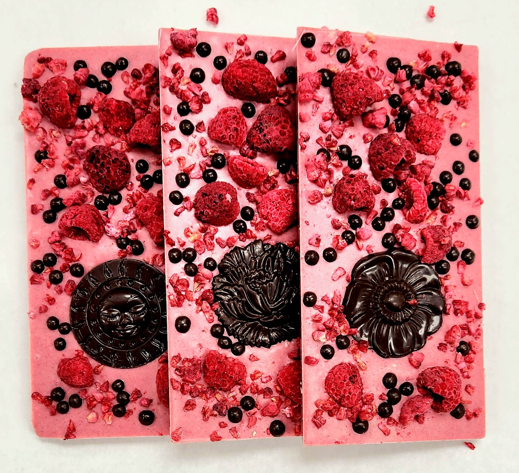 Accent Choc raspberry dark choc bars