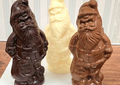 Accent Choc santas 3 kinds